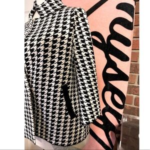 Gorgeous J'envie Houndstooth Swing Jacket 🏁